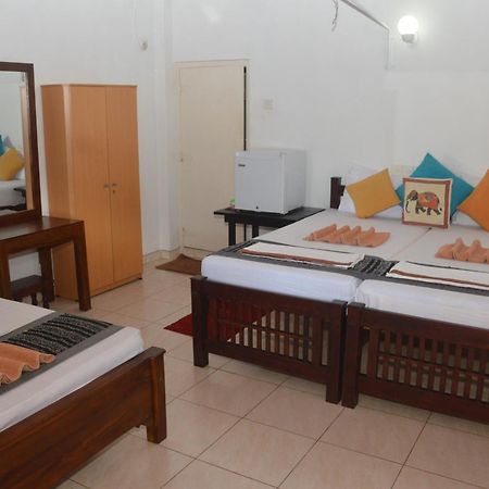 Hotel Weligama Bay View Esterno foto