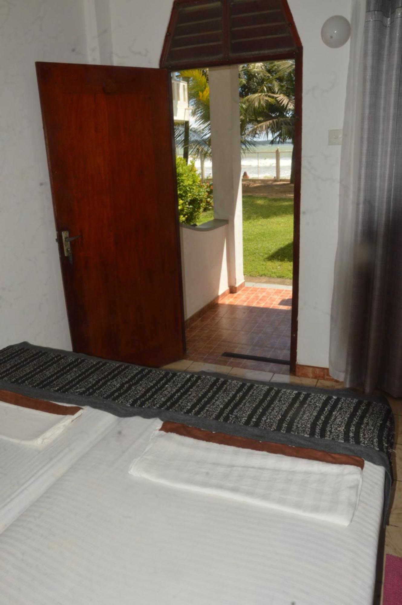 Hotel Weligama Bay View Esterno foto