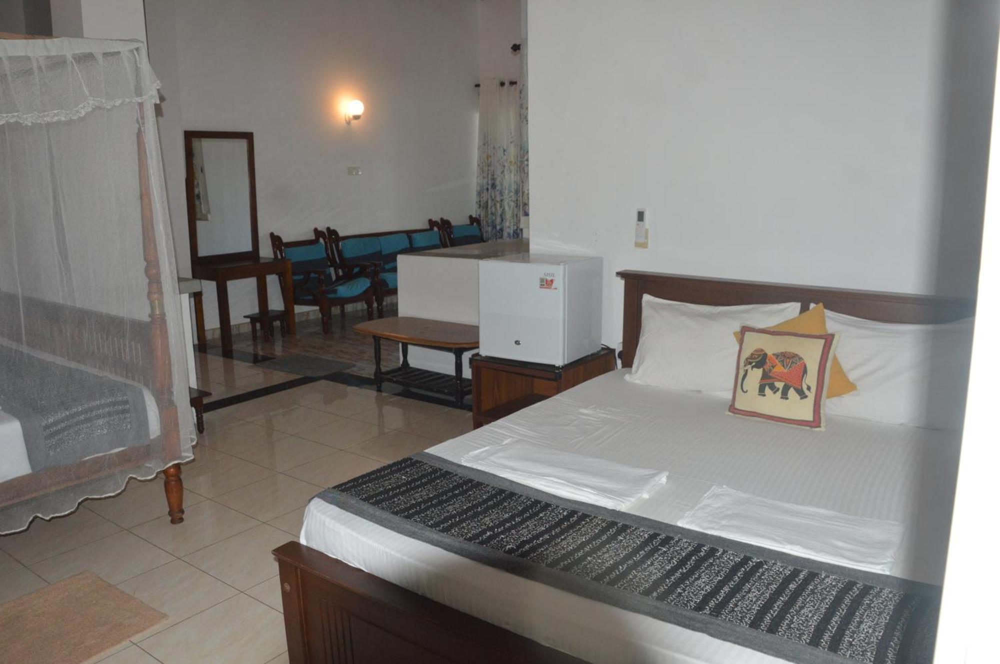 Hotel Weligama Bay View Esterno foto