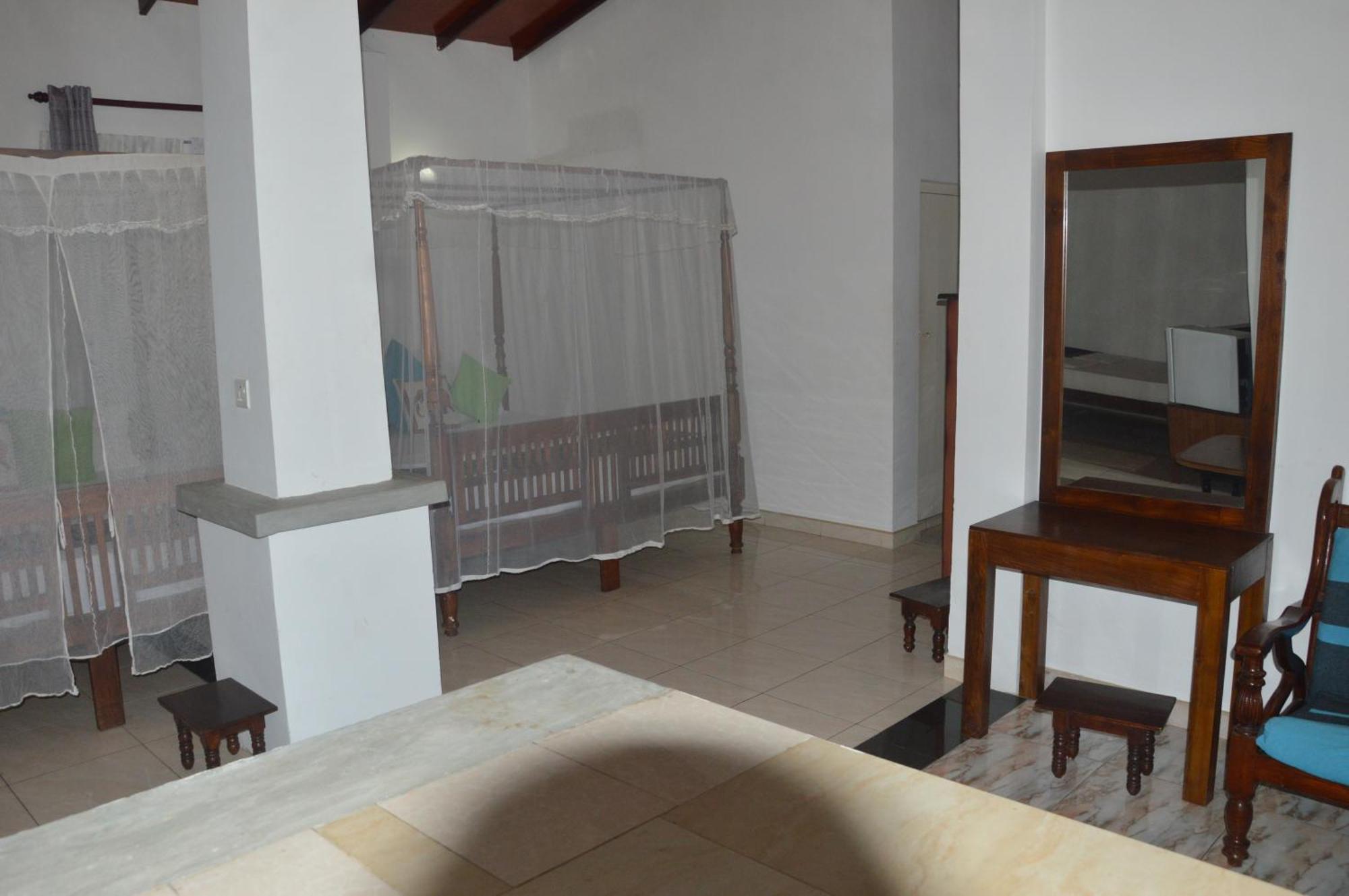 Hotel Weligama Bay View Esterno foto